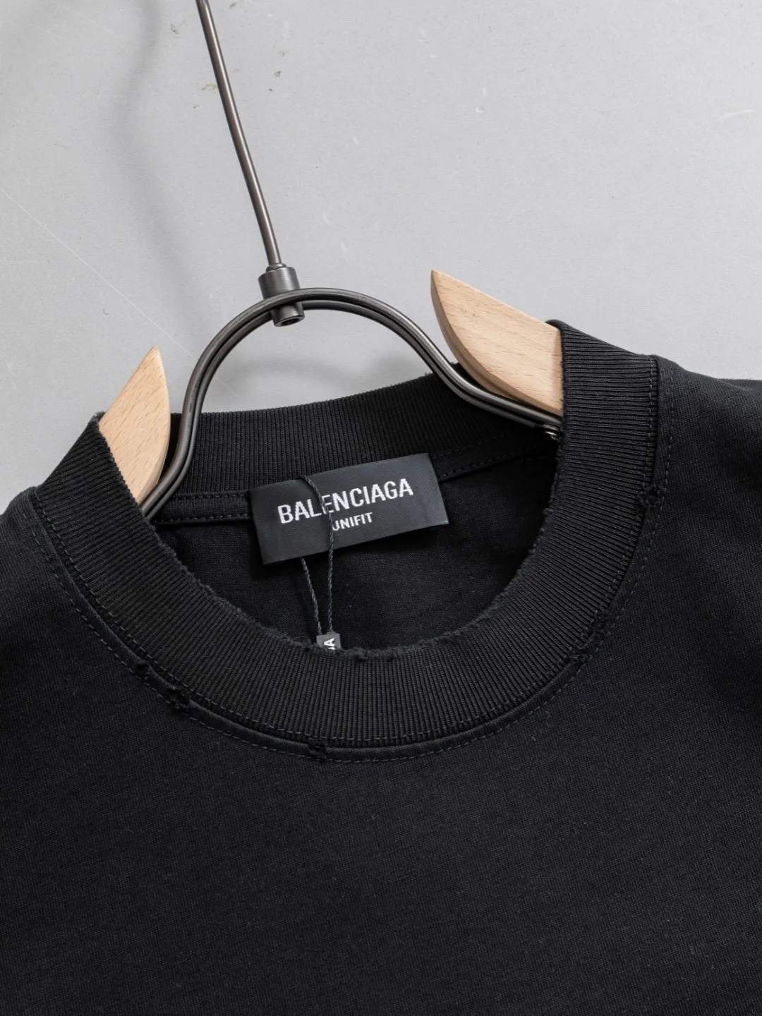 P100✨🔥 [BALENCIAGA] 2026FW short-sleeved T-shirt Premium 26s double yarn 300g fabric embroidery fraying process Color: Black White Red Size: S M L XL 2XL